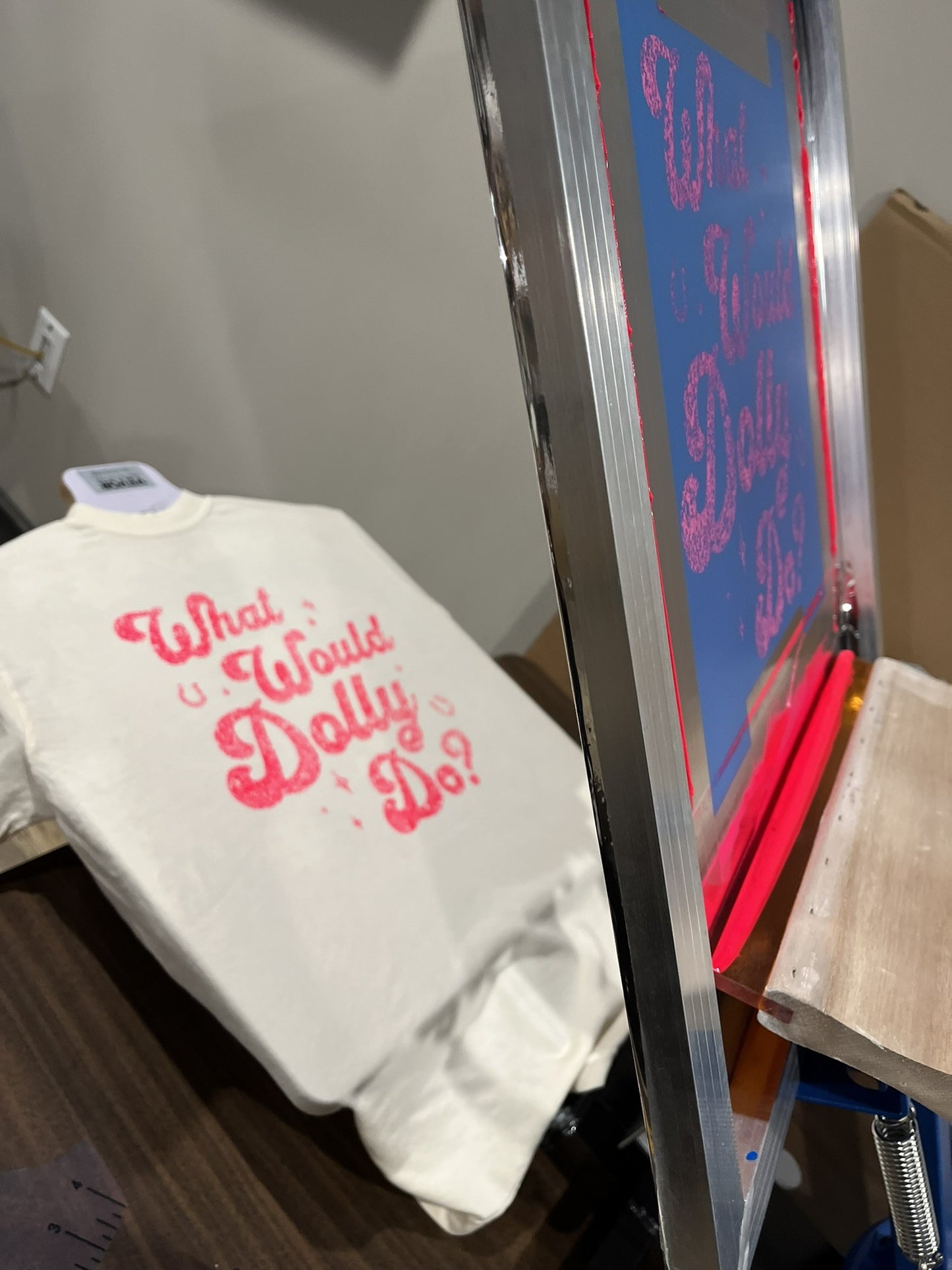 What Would Dolly Do? Comfort Tee